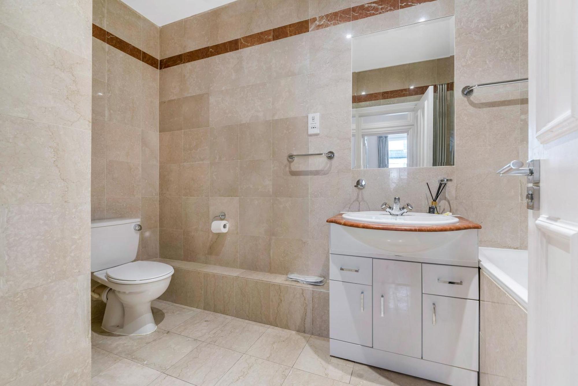 Spectacular 3 Bed In Berkeley Sq Mayfair Londra Esterno foto