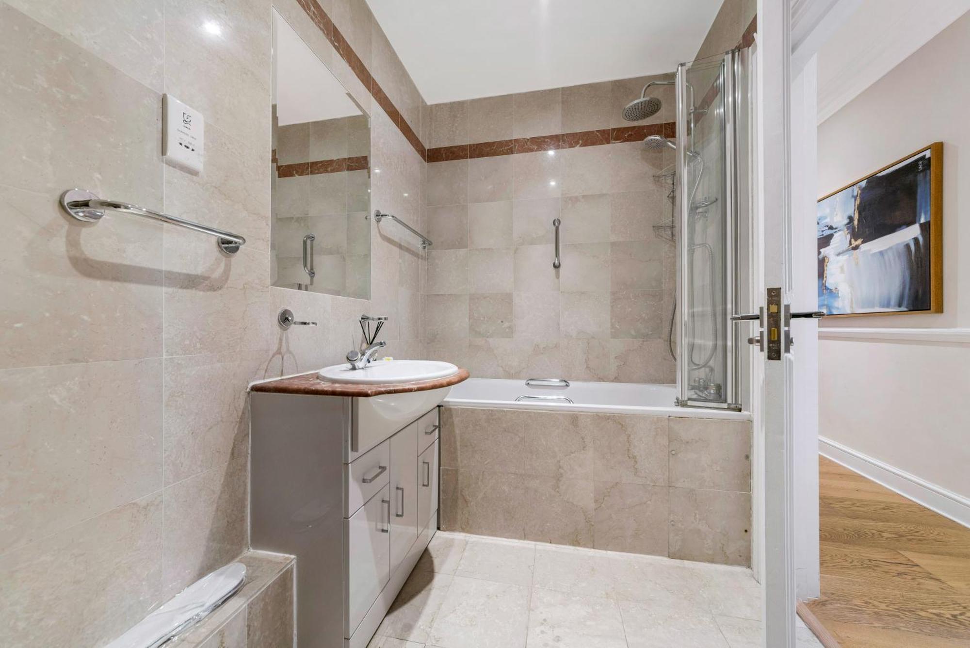 Spectacular 3 Bed In Berkeley Sq Mayfair Londra Esterno foto