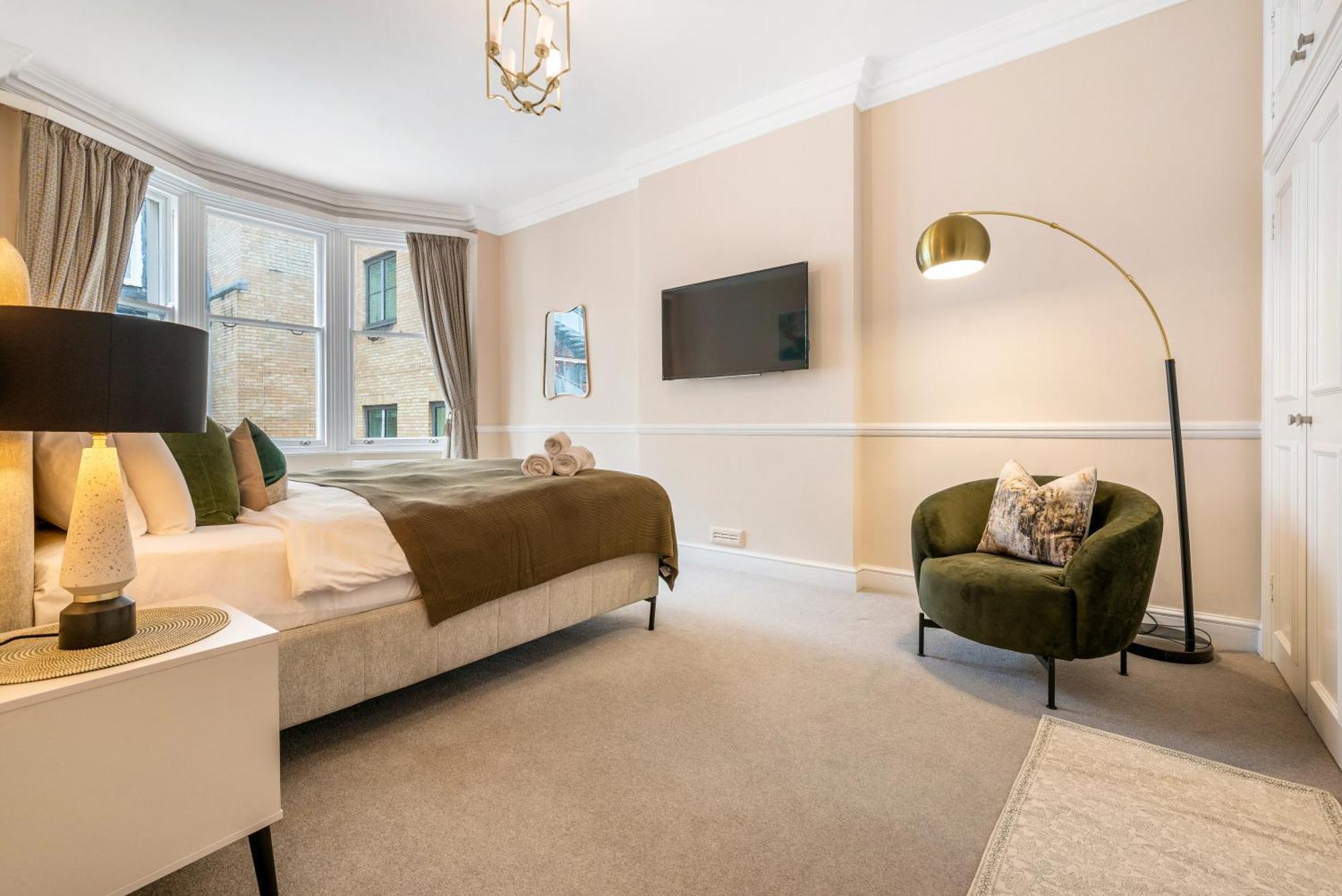 Spectacular 3 Bed In Berkeley Sq Mayfair Londra Esterno foto